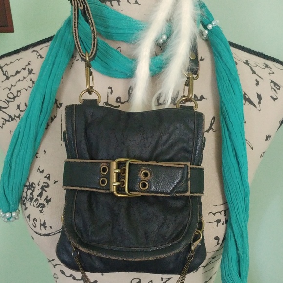 TOYKOBAY Handbags - TOYKOBAY BLK DISTRESSED LEATHER SACCHETTO HANDBAG